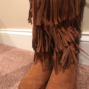 Size 6 tan suede boots